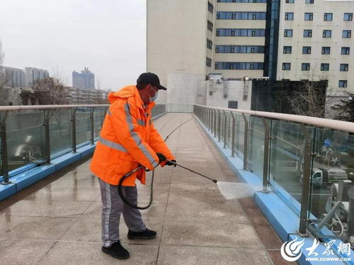 潍坊市园林环卫服务中心 为春天接风，为道路洗尘，打造洁净城市环境